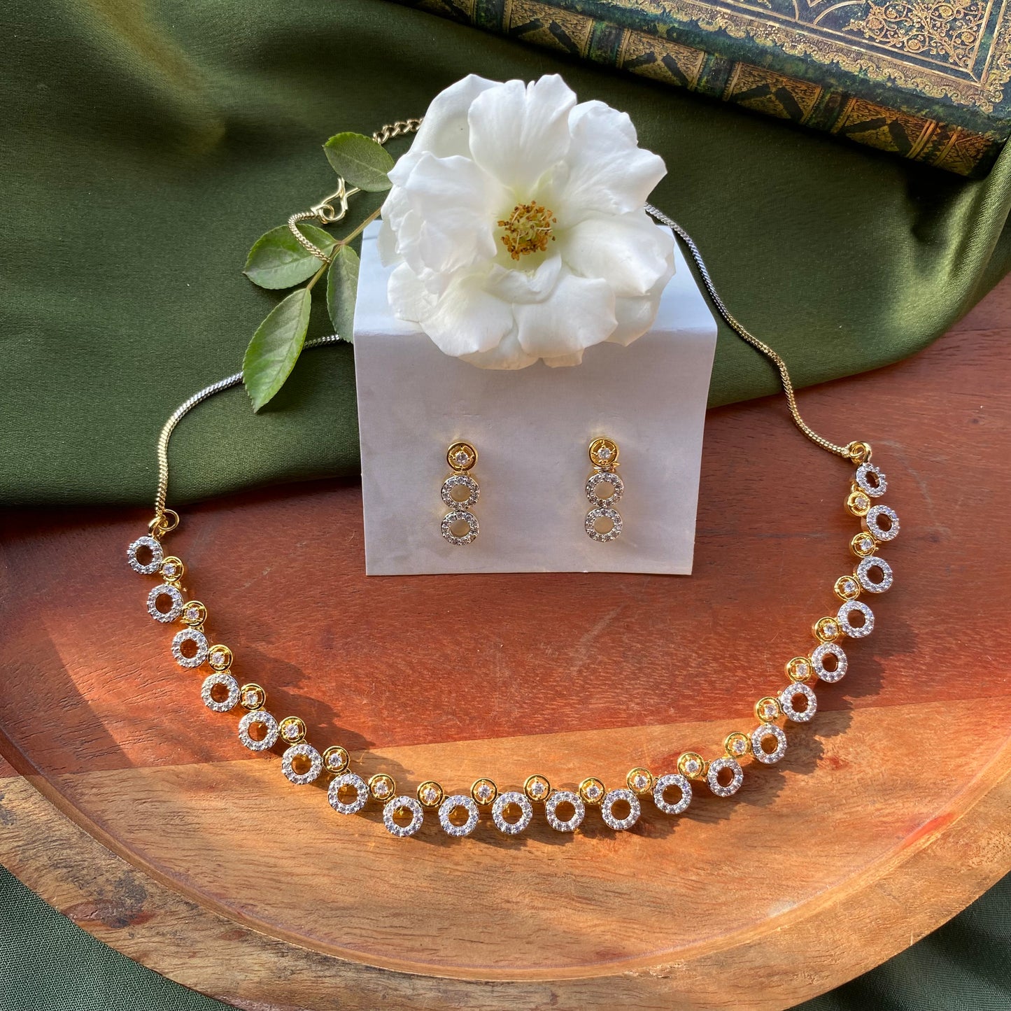 Sleek Round Golden and AD/CZ Elegant Necklace Set in Golden