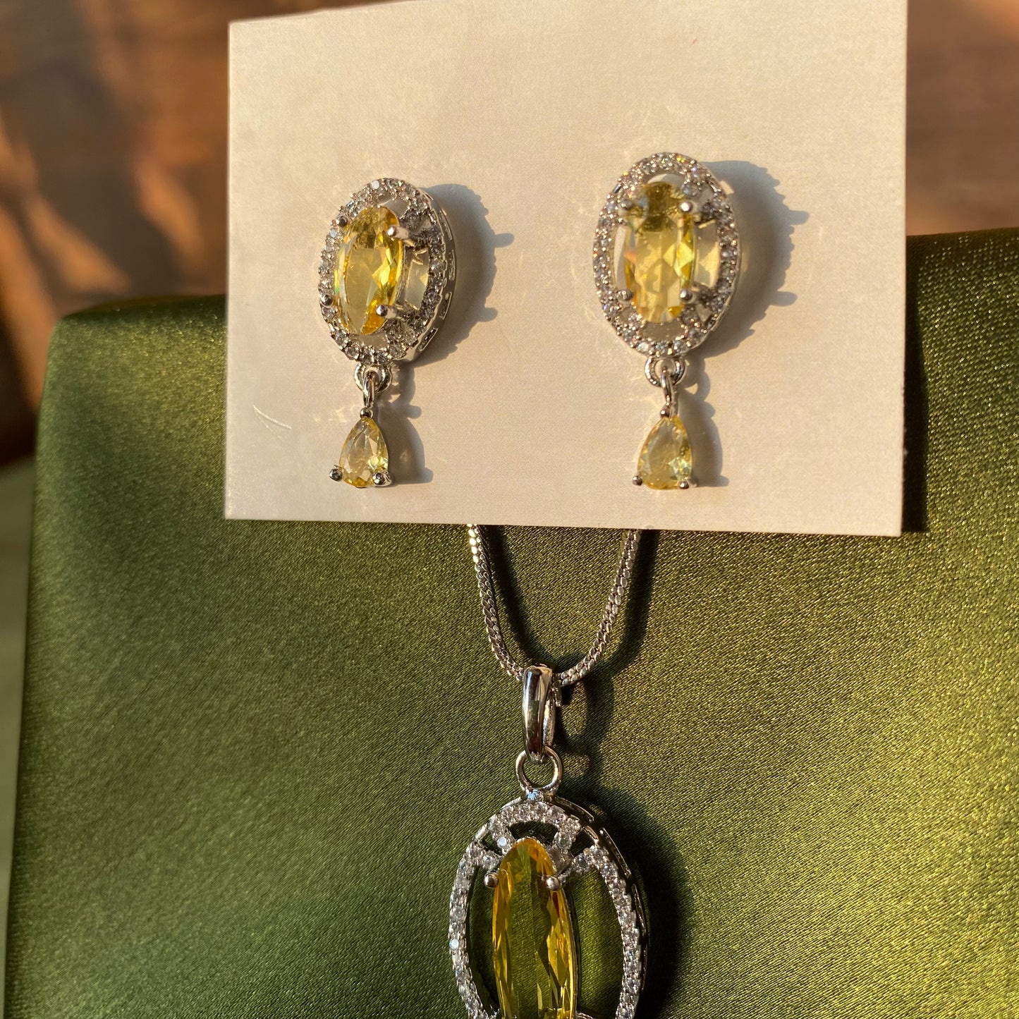 Yellow Stone Designer Sleek Oval AD/CZ Pendant Set in Silver