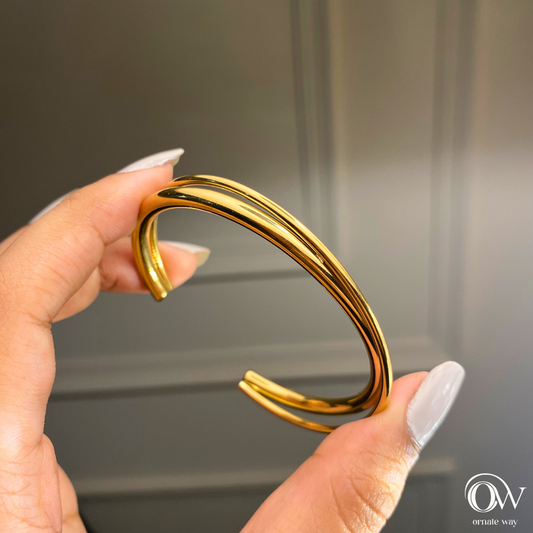 Two Stripes Cuff Bracelet Bangle in Golden