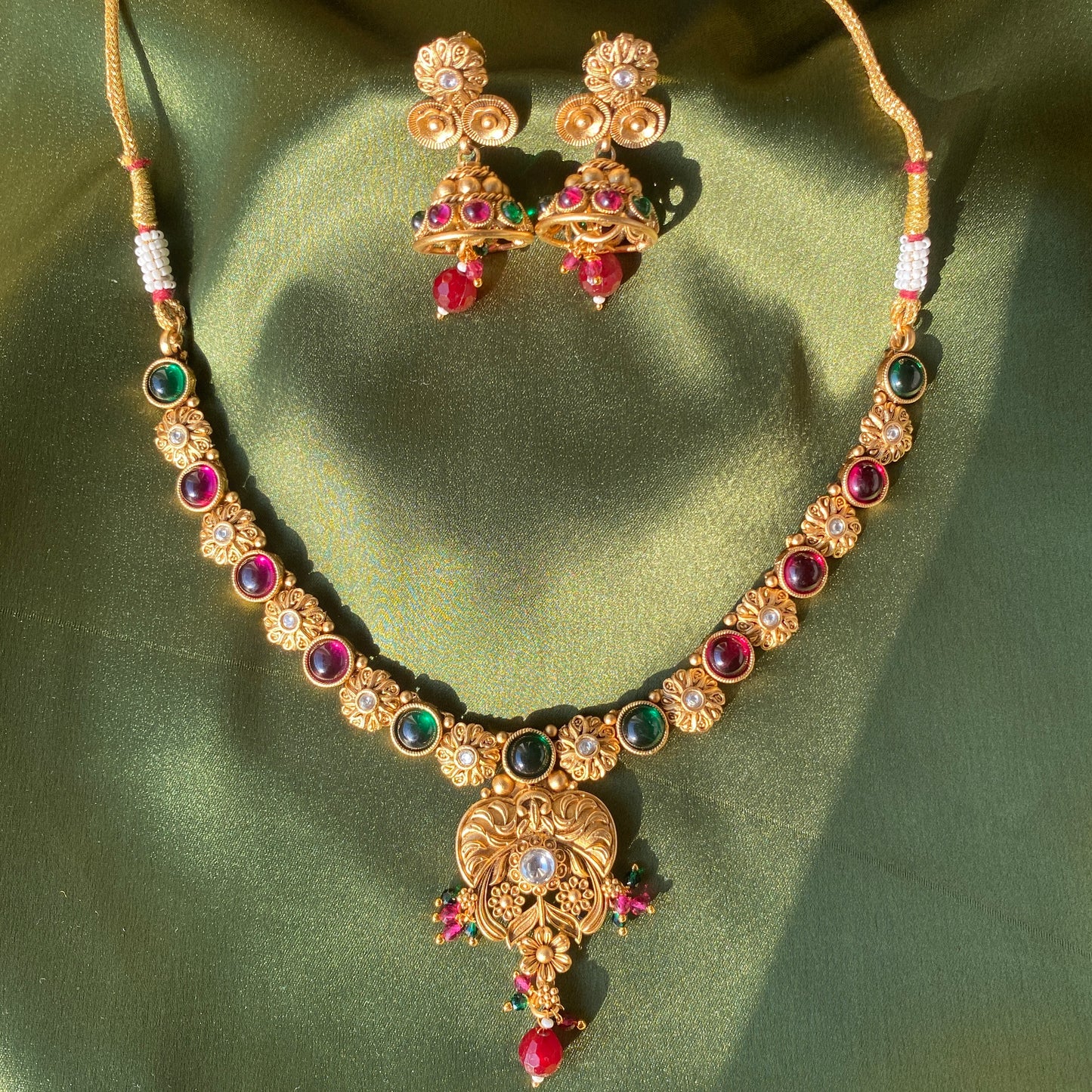 Elegant Gold Toned Flora Necklace Set